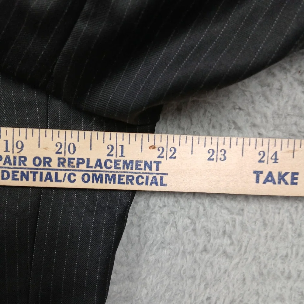 Jos. A. Bank Signature Gold Gordon Men's 44L Charcoal Pinstripe 2-Button‎ Blazer